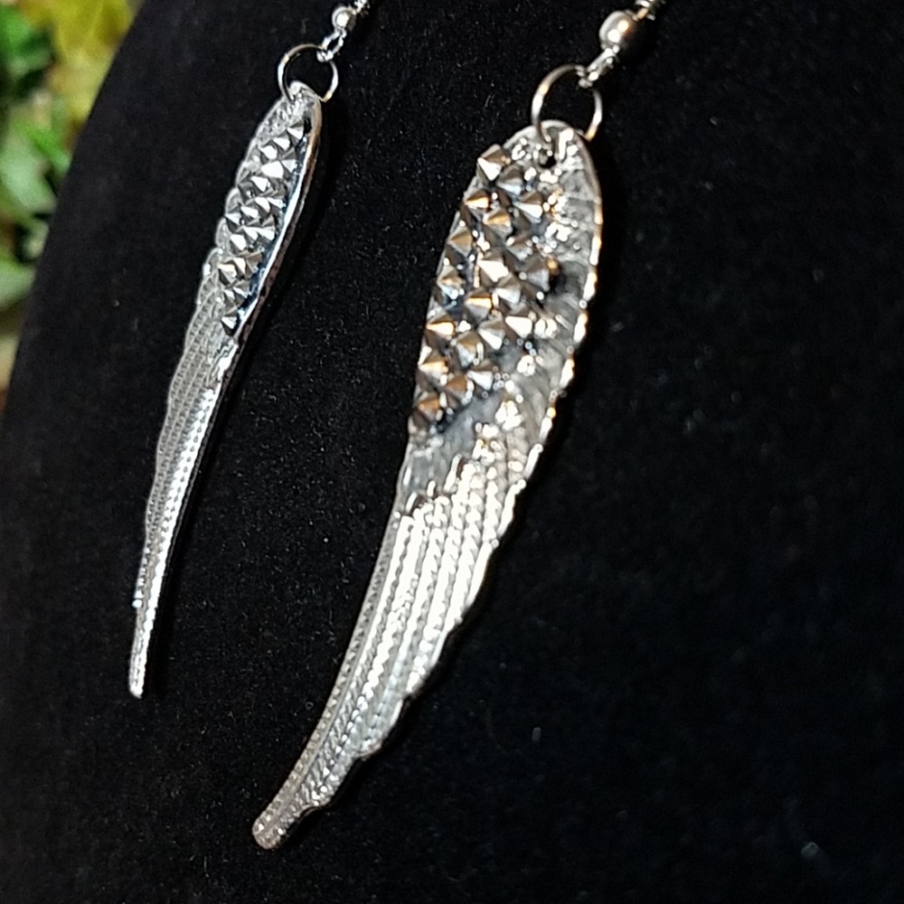 Spike Wing Dangling Earrings 🤘😇